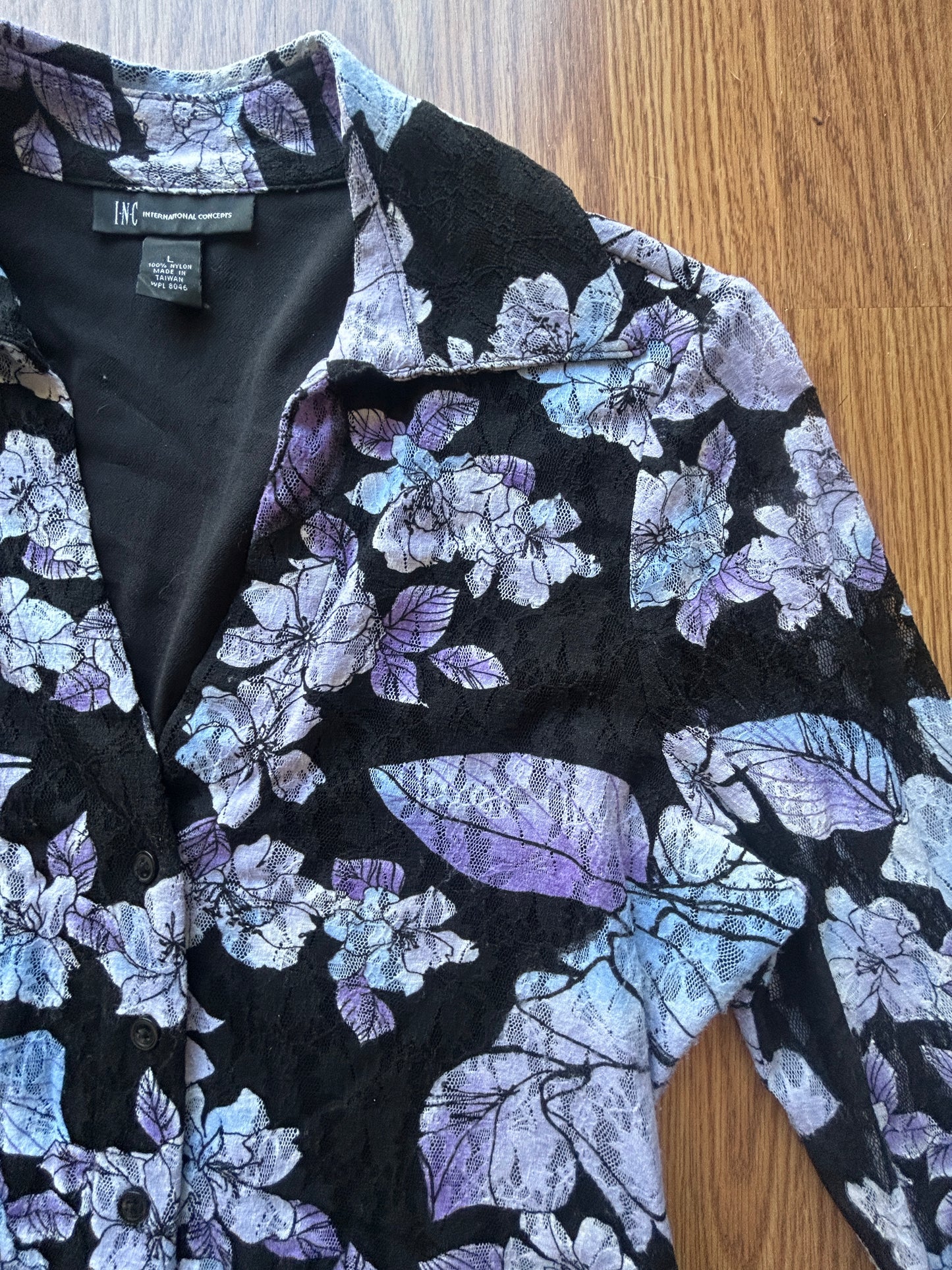 Vintage Fitted Lace Floral Button Up