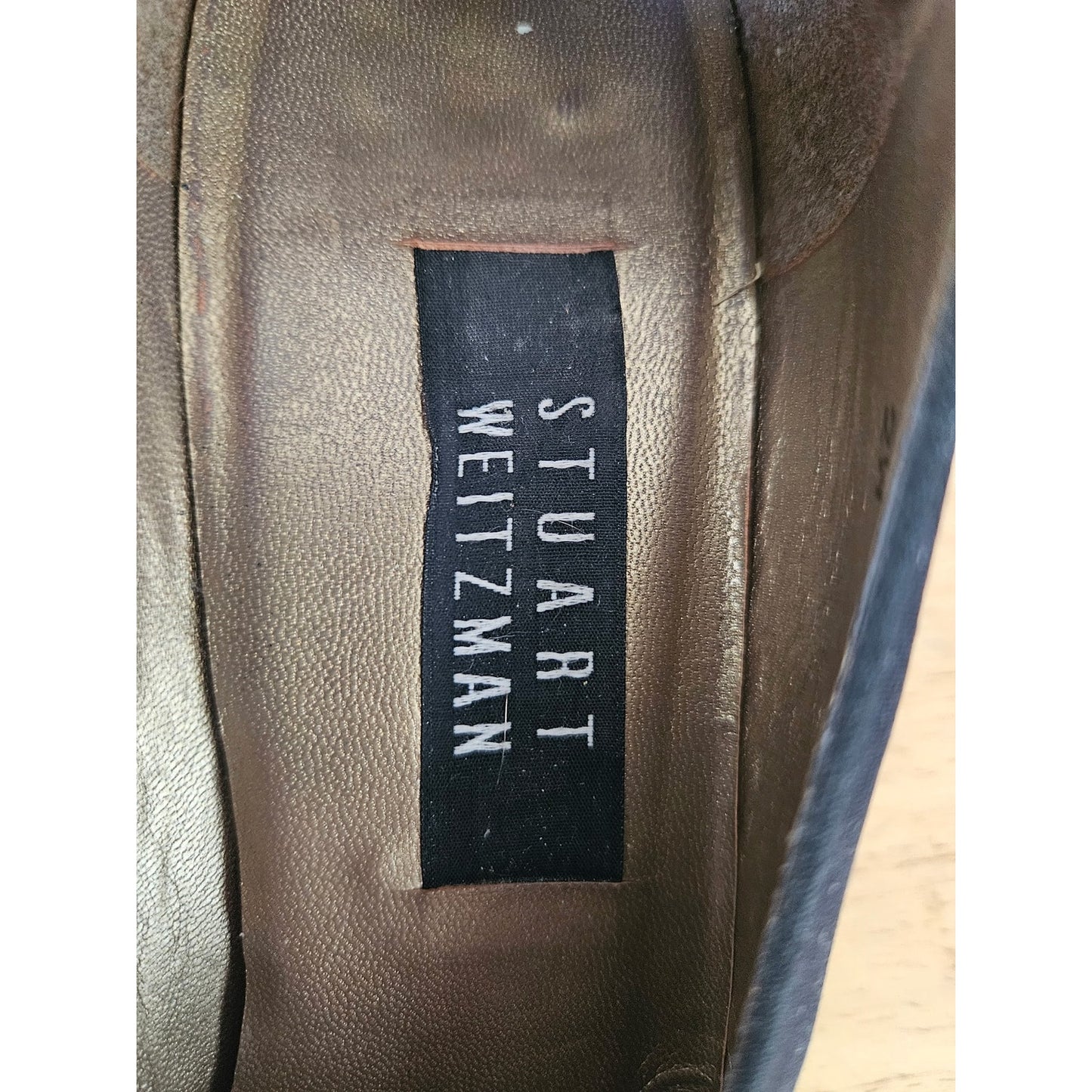 Vintage Stuart Weitzman Brown Croc Embossed Pumps - Size 9.5