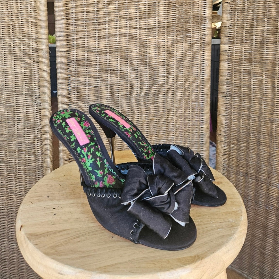 Y2K Betsey Johnson Bow Black Satin Pumps - Size 8