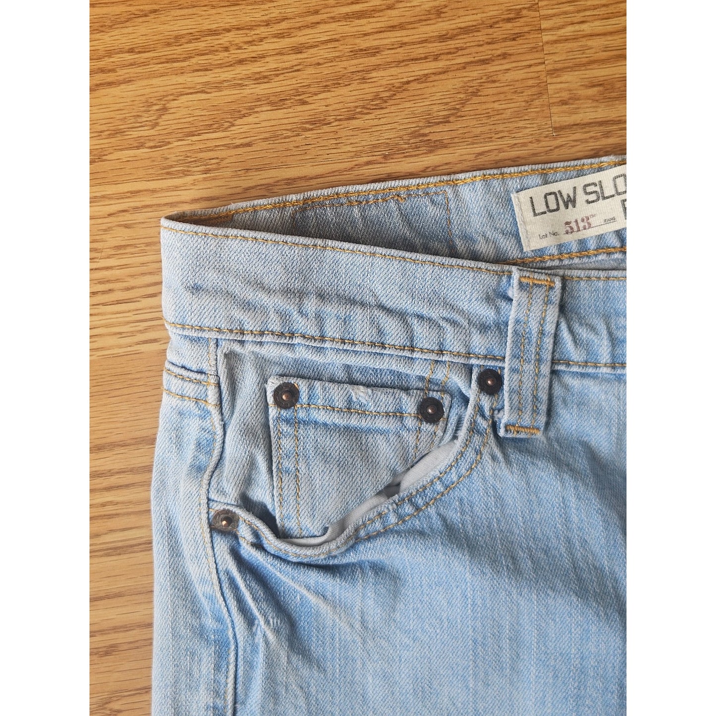 Y2K Levi’s 513 Low Rise Bootcut Jeans Light Wash 28x30