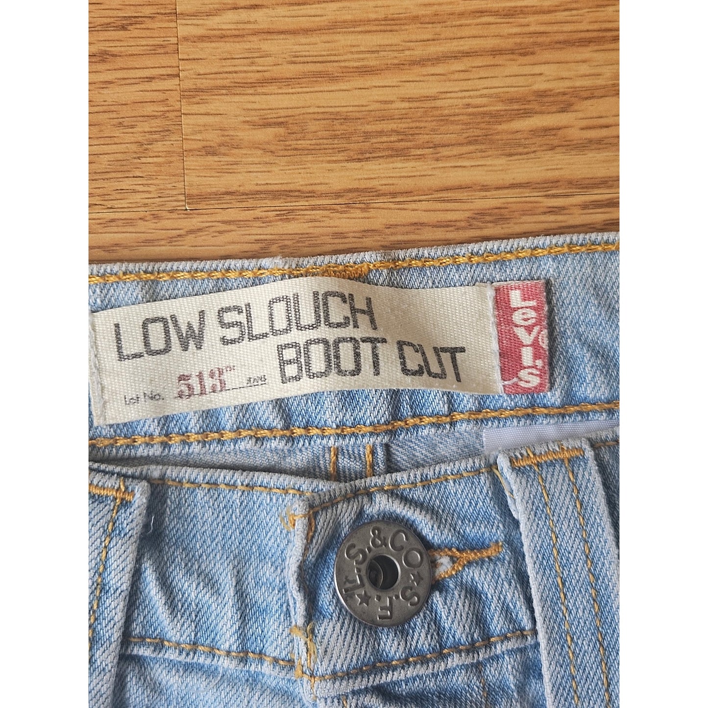 Y2K Levi’s 513 Low Rise Bootcut Jeans Light Wash 28x30