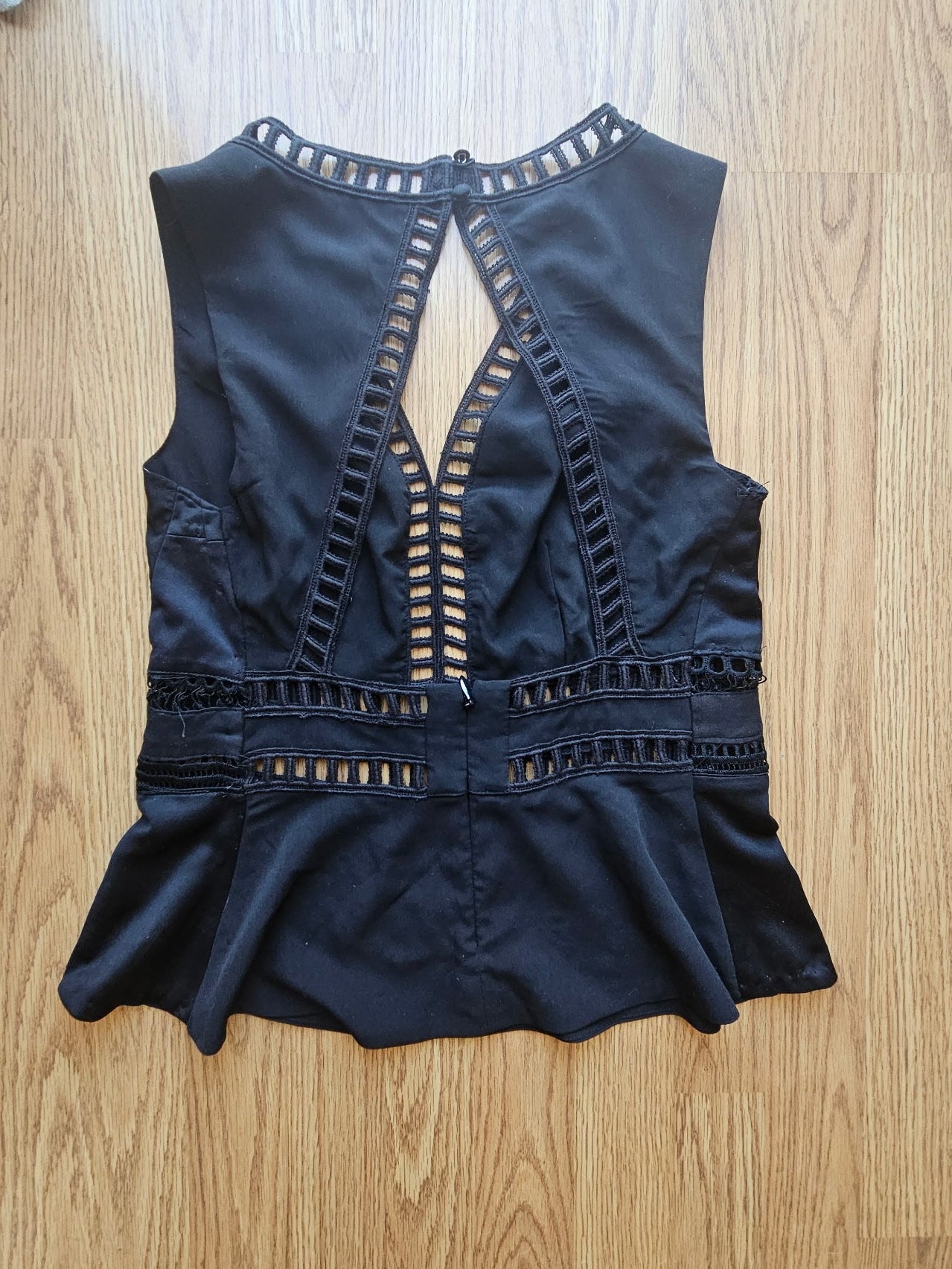 Y2K Black Bebe Sleeveless Peplum Cutout Blouse - Size 6