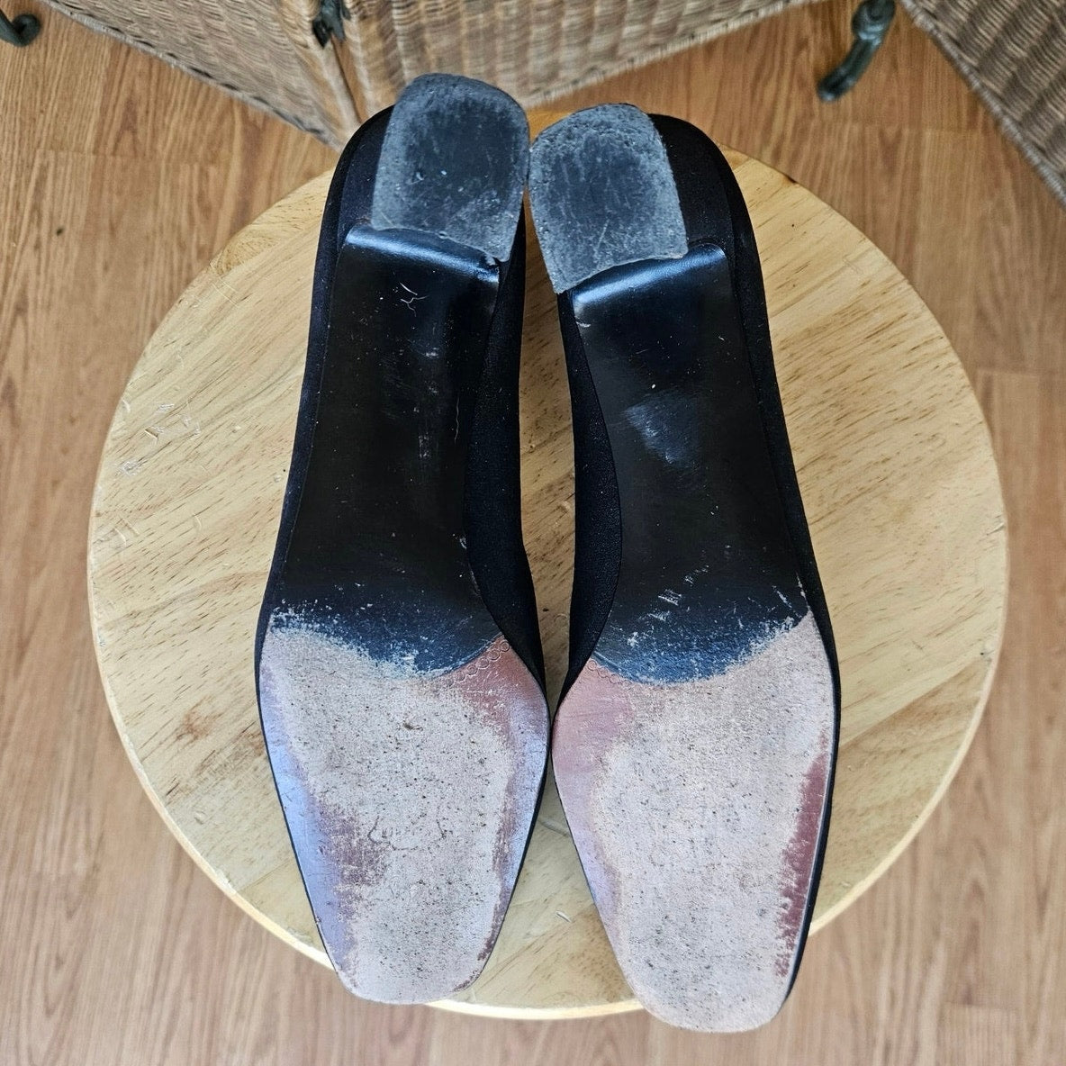 Vintage Stuart Weitzman Brown Croc Embossed Pumps - Size 9.5