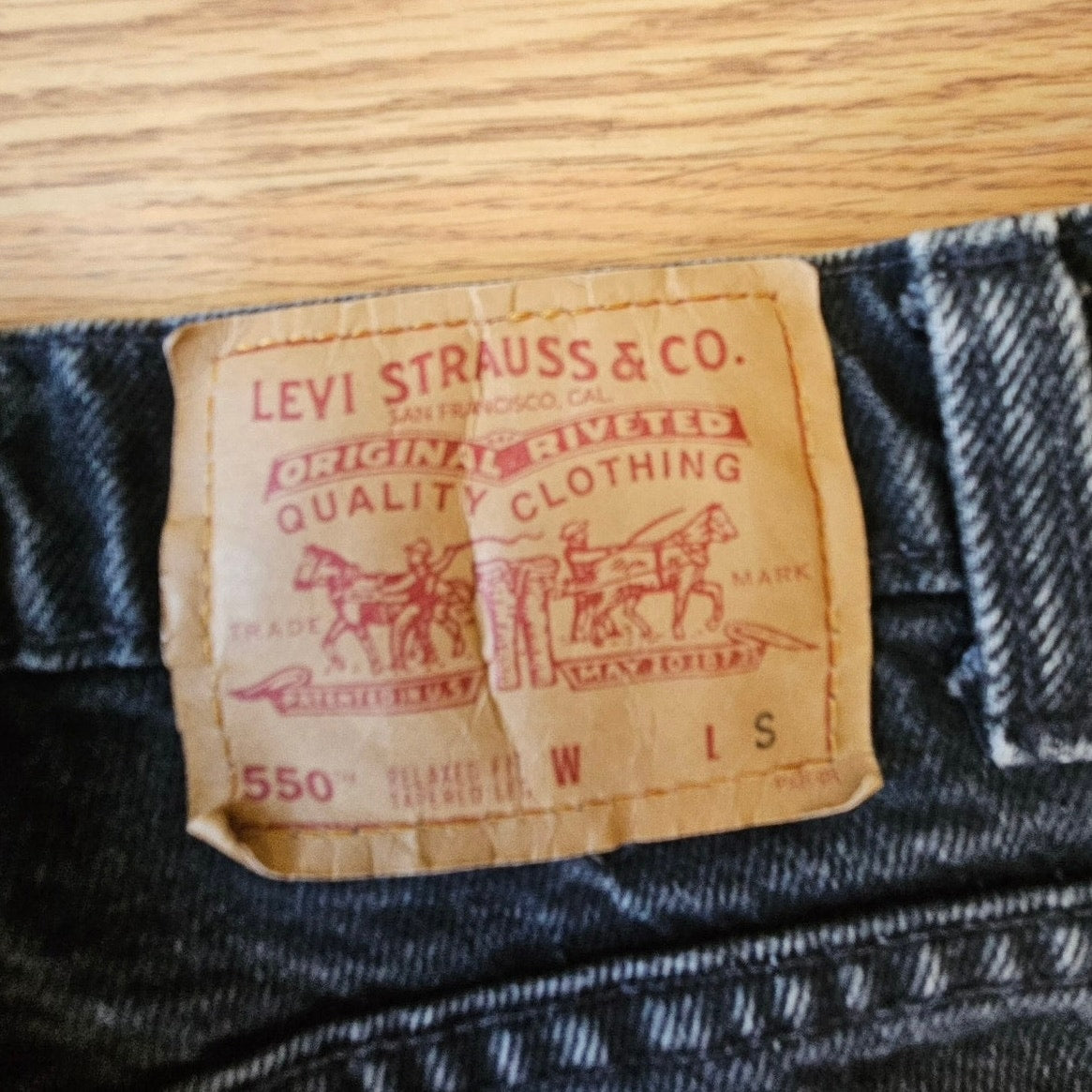 Vintage Levi’s 550 Relaxed Fit SlimTaper - Size 28"