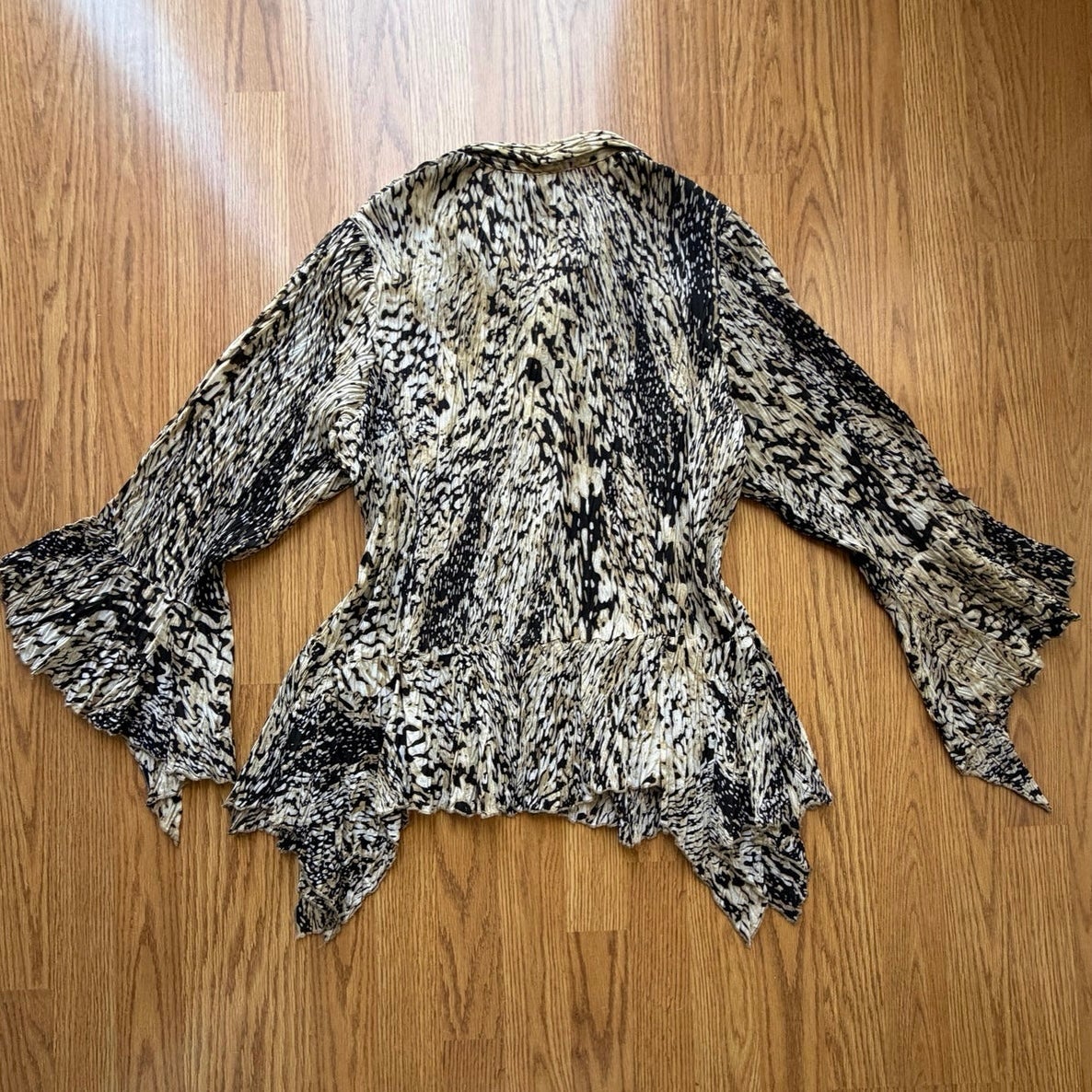 Y2K Plisse Button Up Bell Sleeve Blouse - Size Extra Large