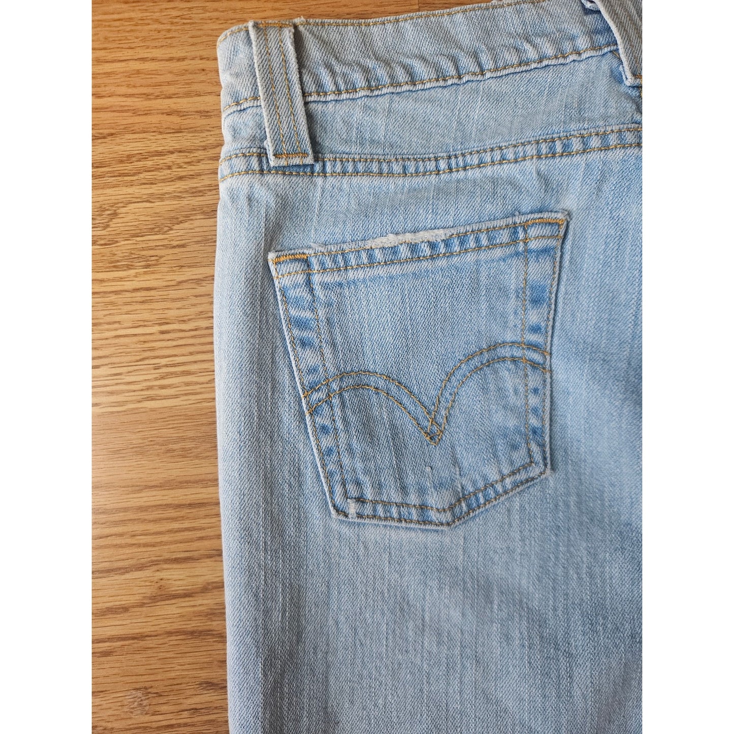 Y2K Levi’s 513 Low Rise Bootcut Jeans Light Wash 28x30